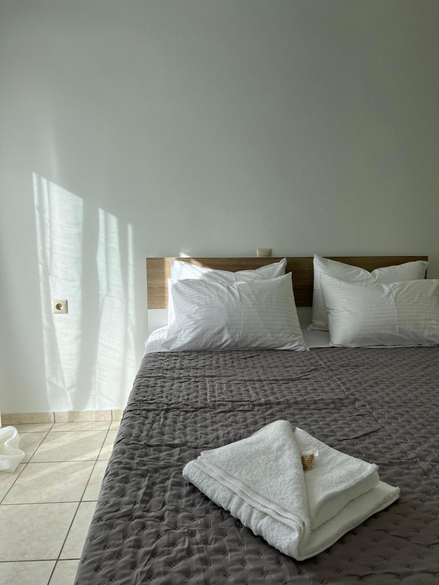 Joyful By 8essentially La Canea